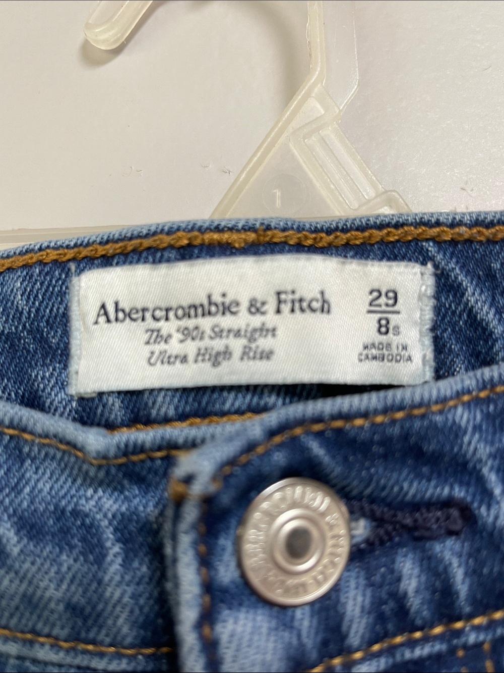 Abercrombie & Fitch 90s Straight Ultra High Rise Short Length - Picture 2 of 4
